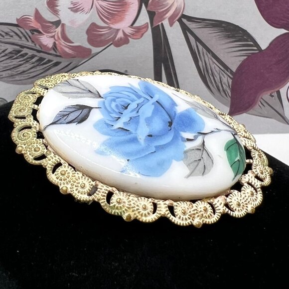 Western Germany Blue Rose Transferware Filigree Brooch - Picture 3 of 6